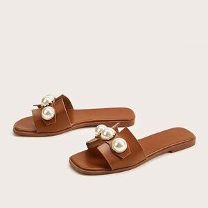 Pearl Square Sandals